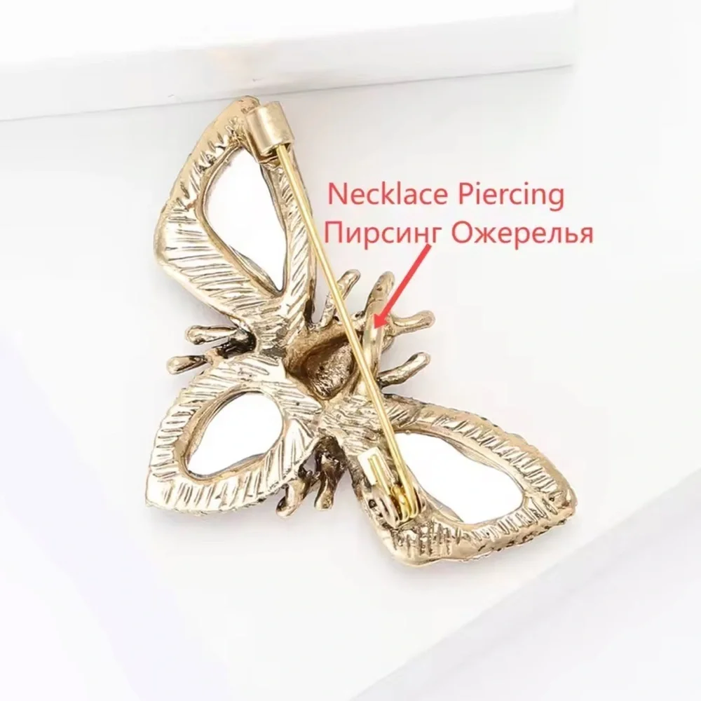 Vintage Amber Gem Insect Brooch — Gold Tone